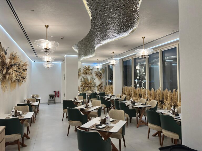 124 mystic flavor restaurant cafe 768x576
